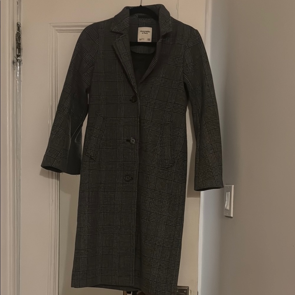 Abercrombie & Fitch Black and Gray Plaid Trench Coat